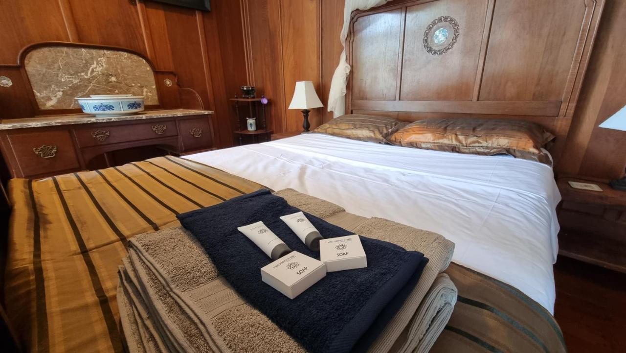 Oceania House Hotel Bantam Village Dış mekan fotoğraf